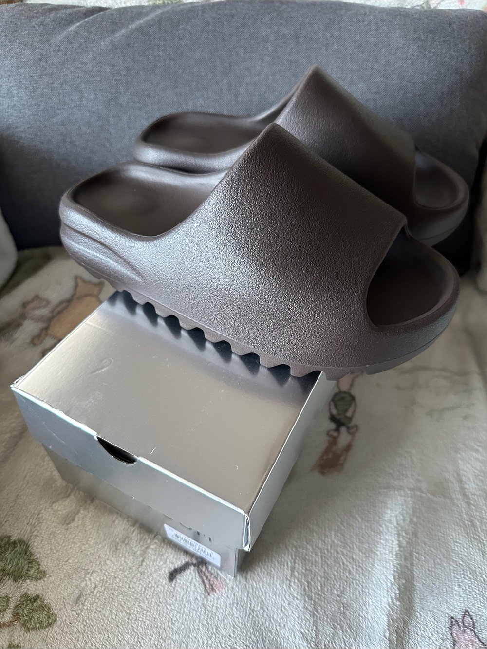 NWB: Yeezy Slide YS-01 Sandals Chocolate